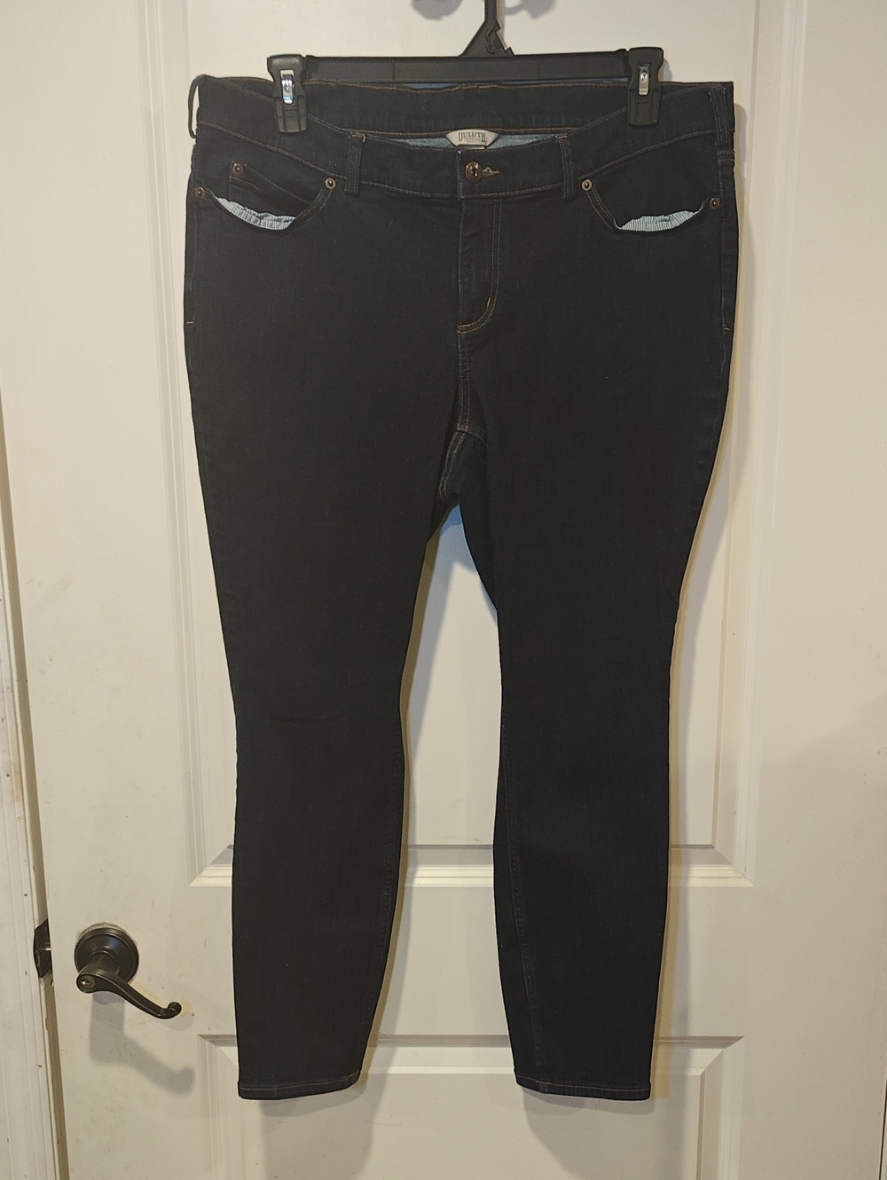 Duluth Trading Co. Dark Wash Women’s Skinny Jeans
